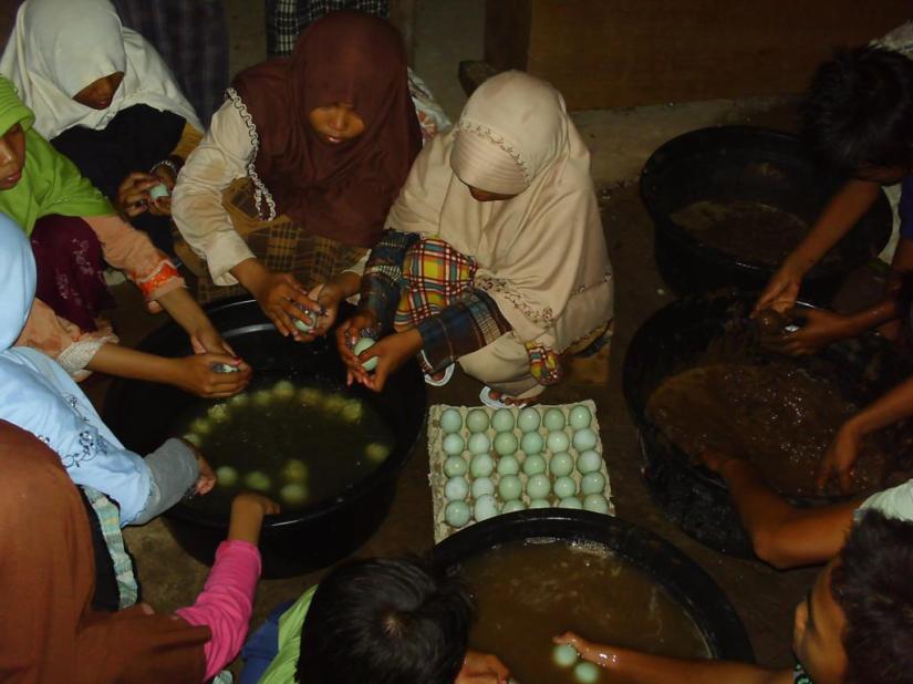 Proses pembuatan telur asin